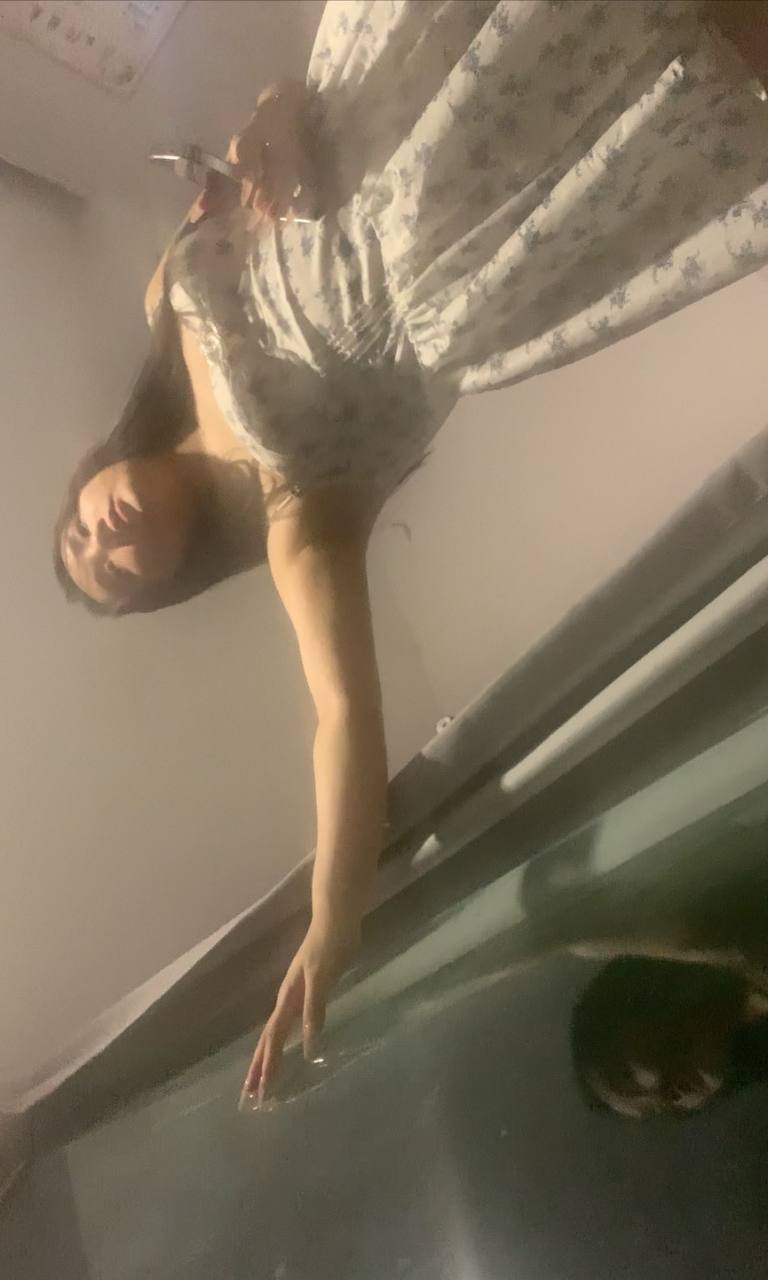 先去虹桥，又开了，有个中分长得